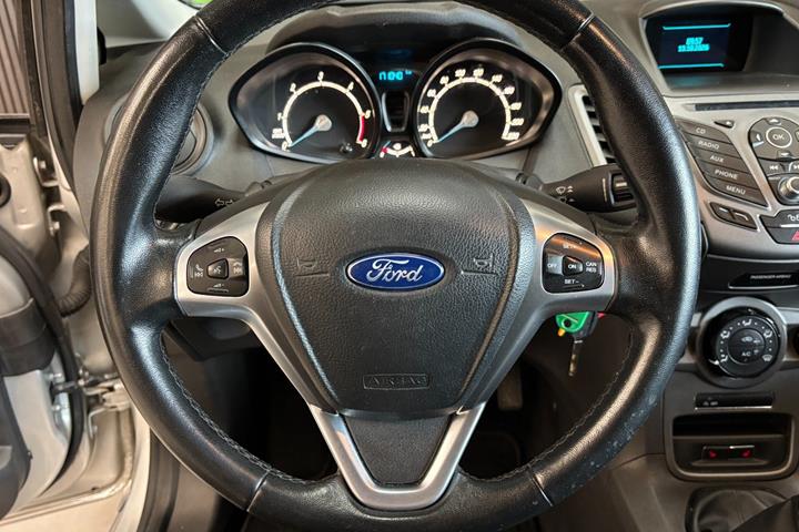 Grøn Ford Fiesta fra 2015