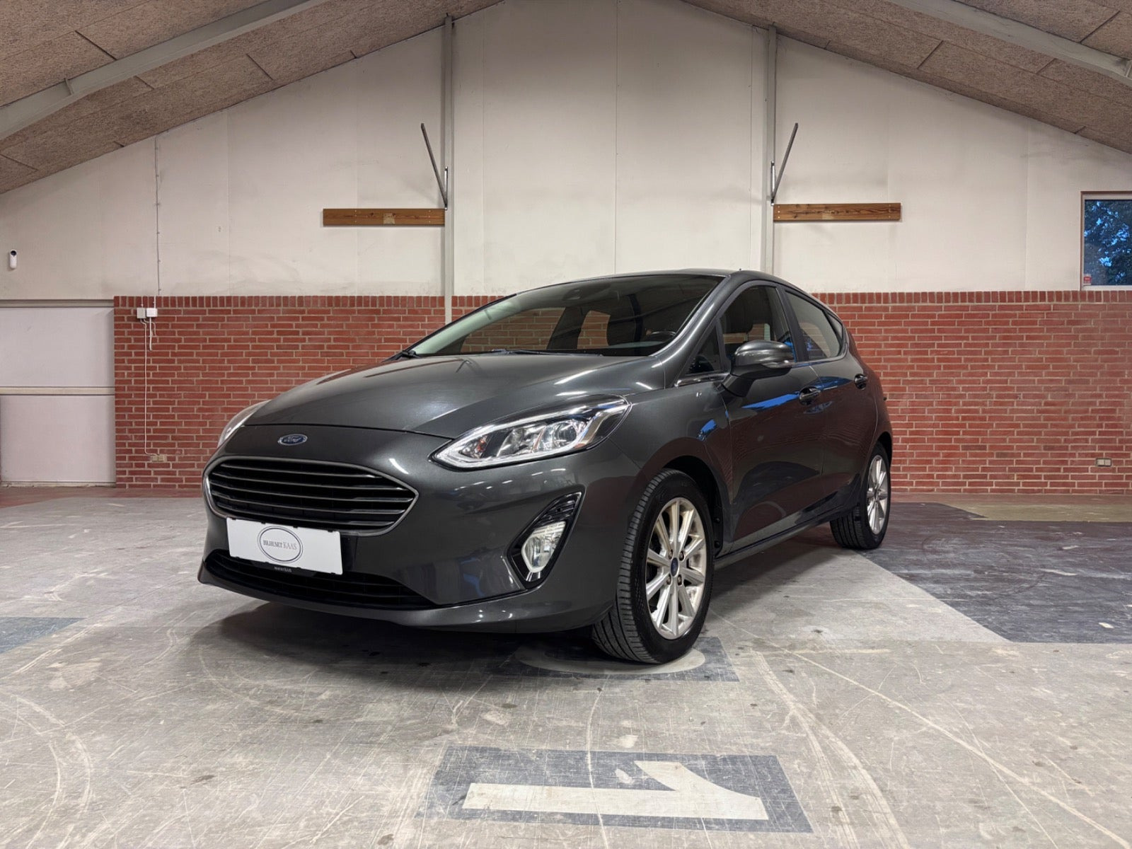 Grå Ford Fiesta fra 2017