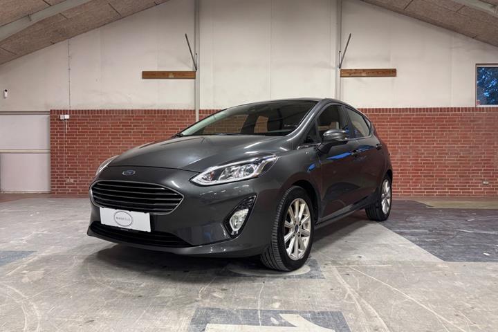 Grå Ford Fiesta fra 2017