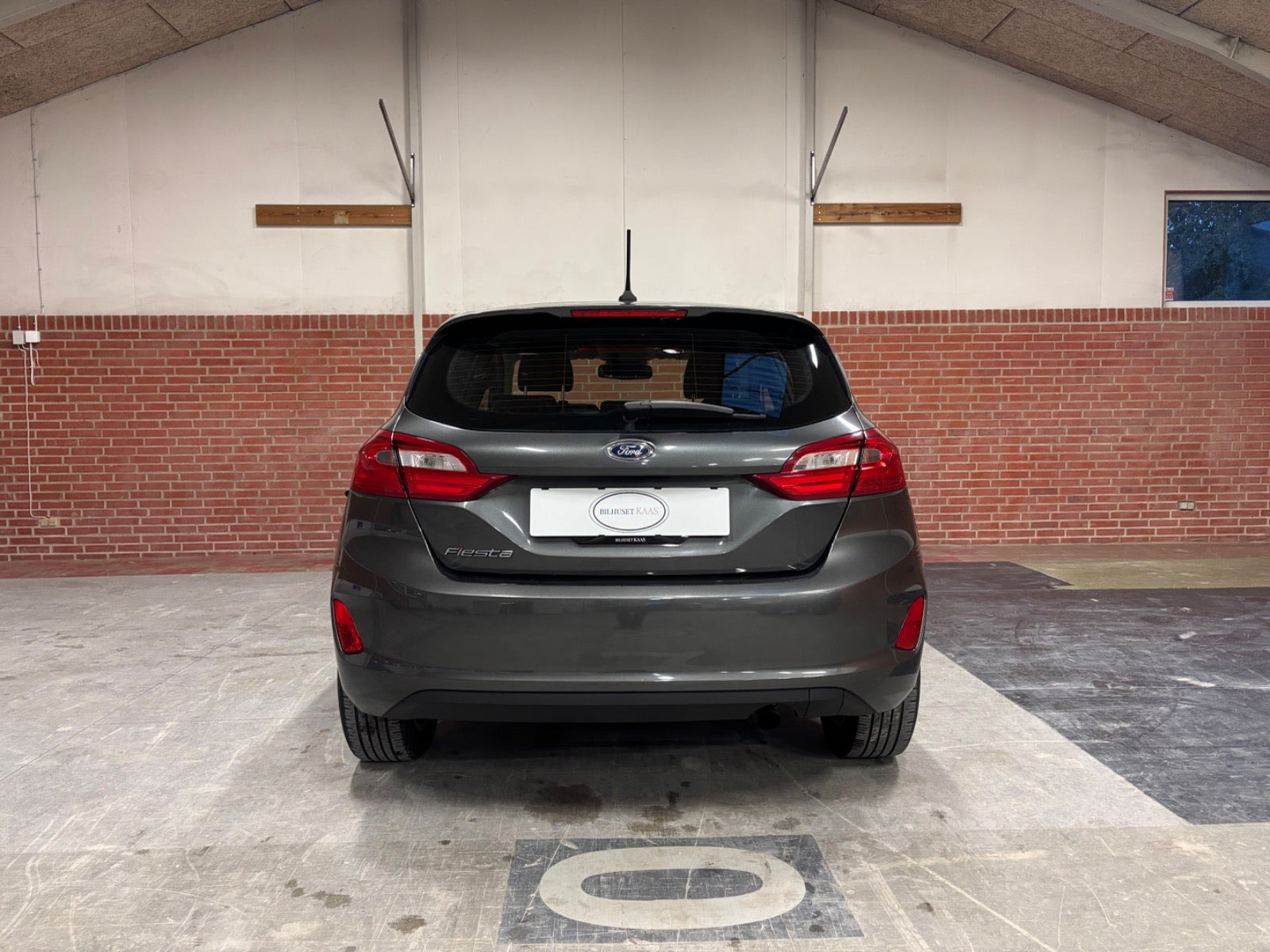 Grå Ford Fiesta fra 2017