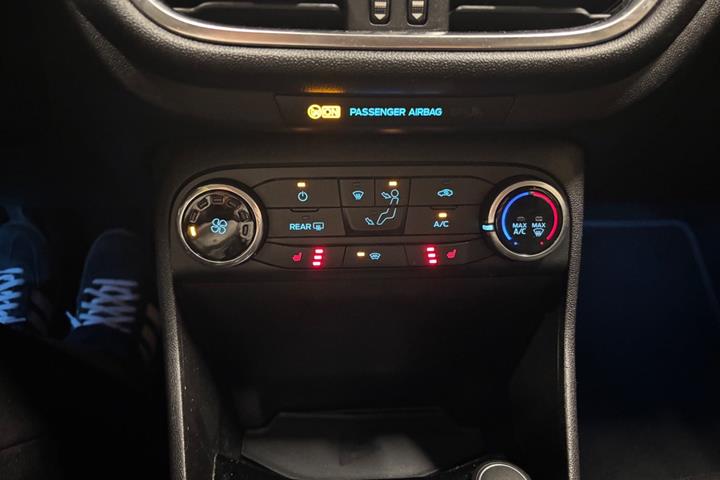 Grå Ford Fiesta fra 2017