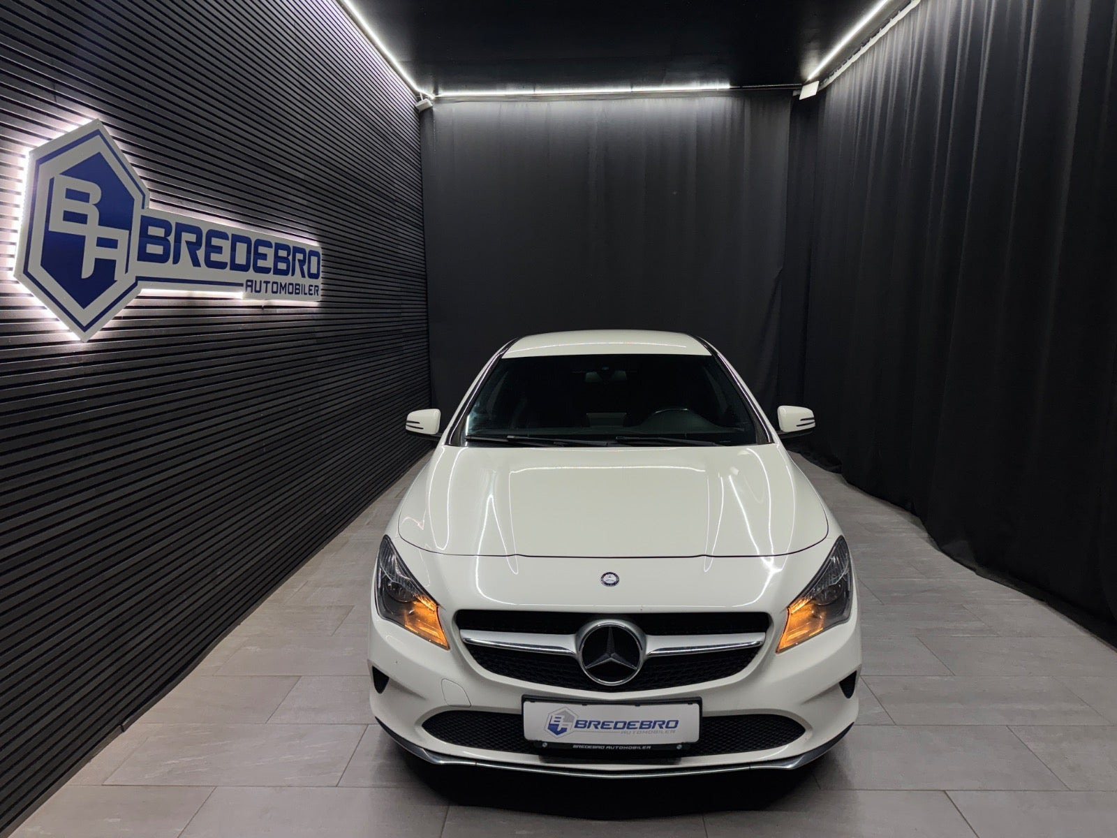 Hvid Mercedes CLA200 d fra 2016