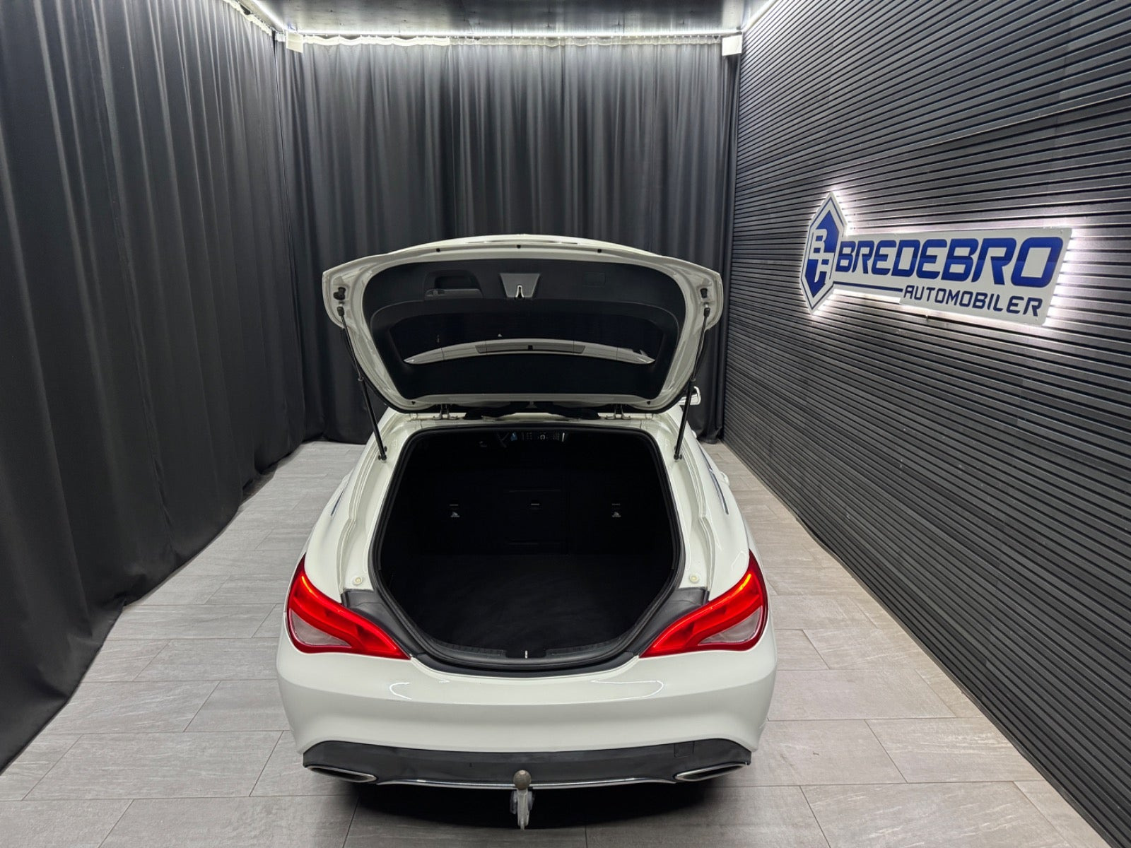 Hvid Mercedes CLA200 d fra 2016