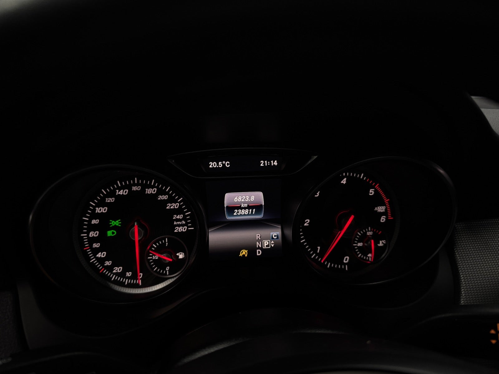 Hvid Mercedes CLA200 d fra 2016
