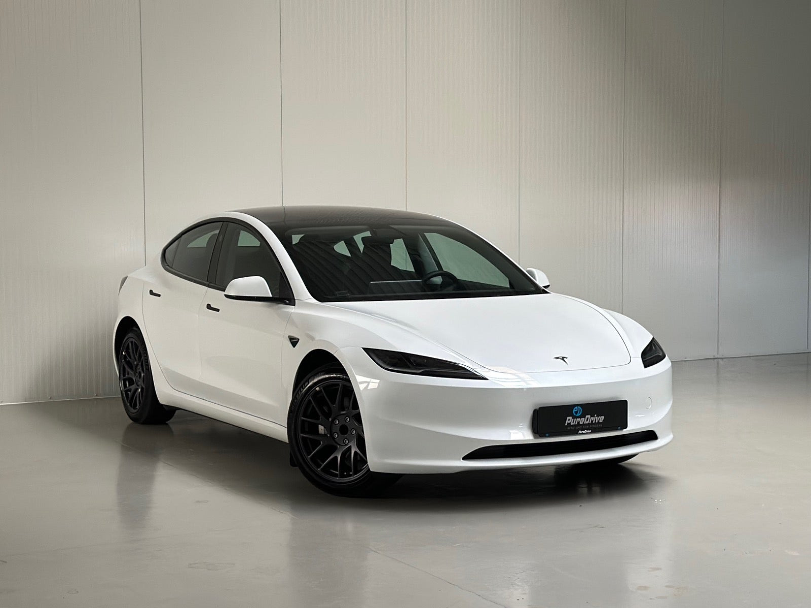 Tesla Model 3 RWD