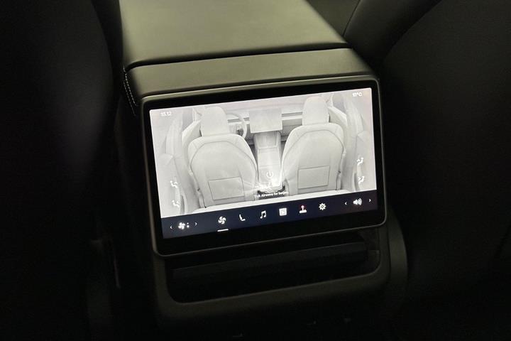 Hvid Tesla Model 3 fra 2024