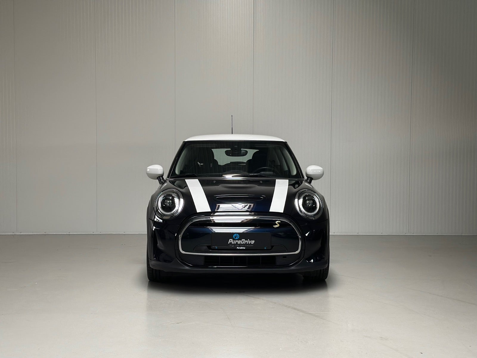 Blå Mini Cooper SE fra 2023
