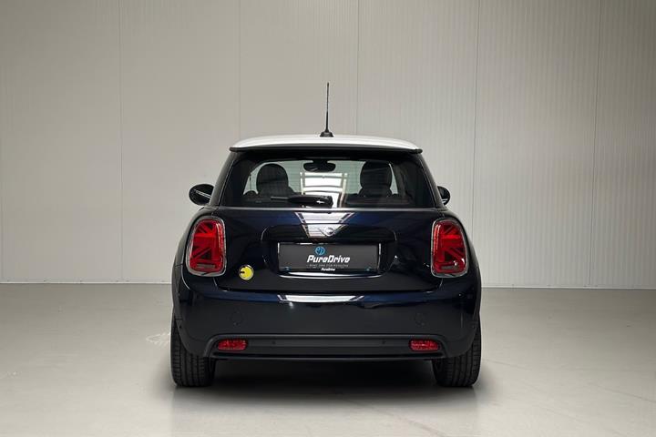Blå Mini Cooper SE fra 2023