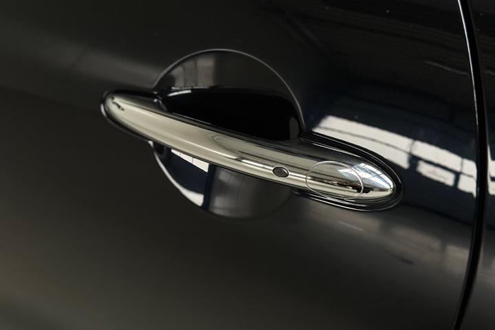 Blå Mini Cooper SE fra 2023