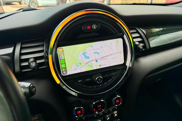 Sort Mini Cooper SE fra 2020