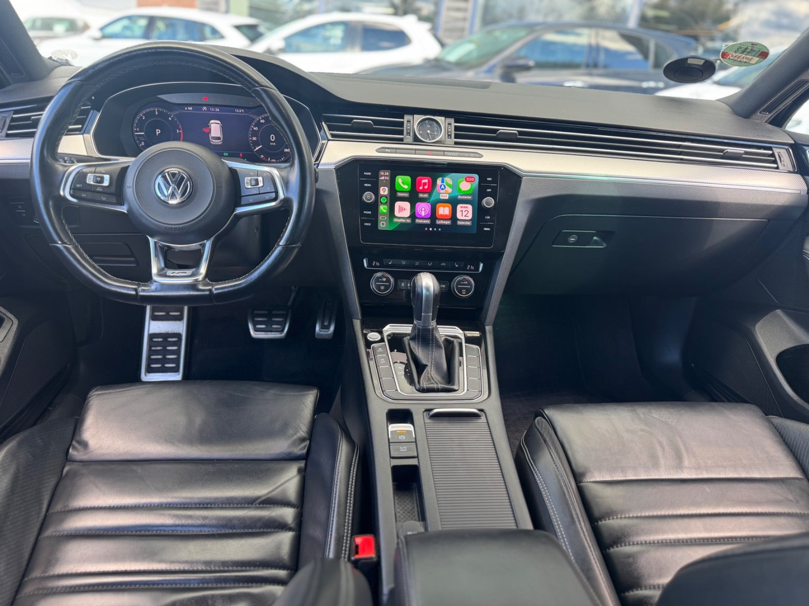 Sort VW Passat fra 2017