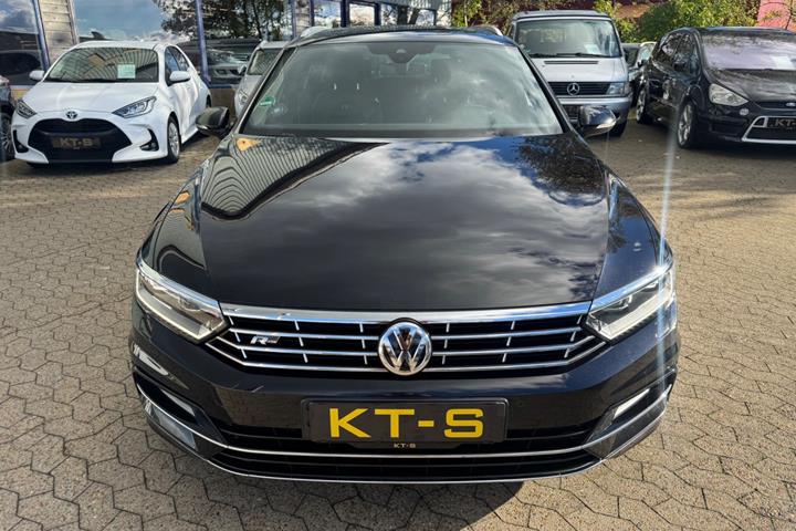 Sort VW Passat fra 2017