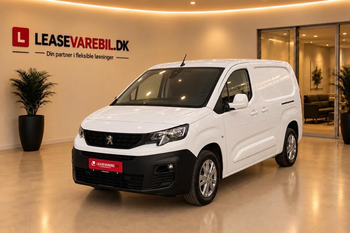 Hvid Peugeot Partner fra 2021