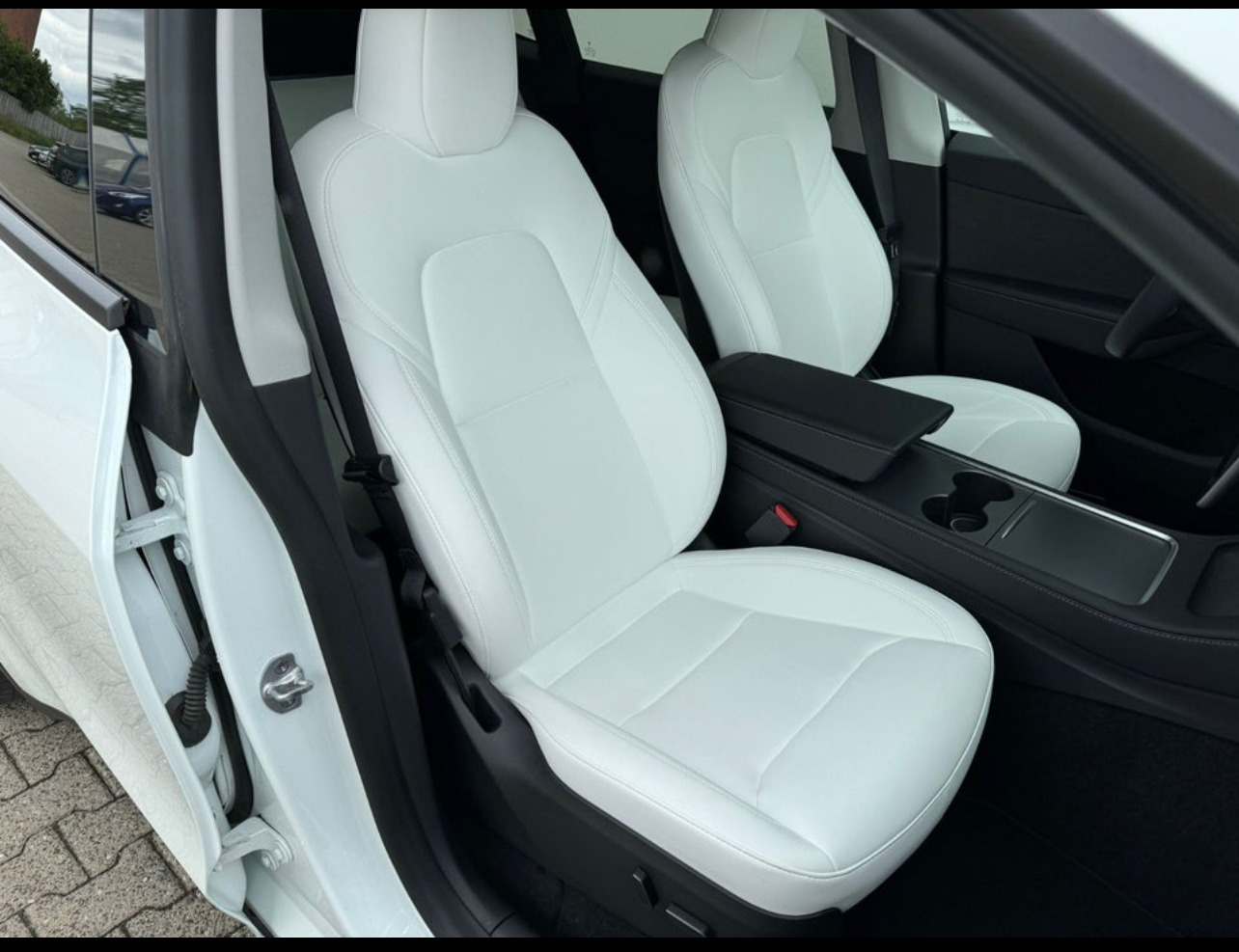 undefined Tesla Model Y fra 2023