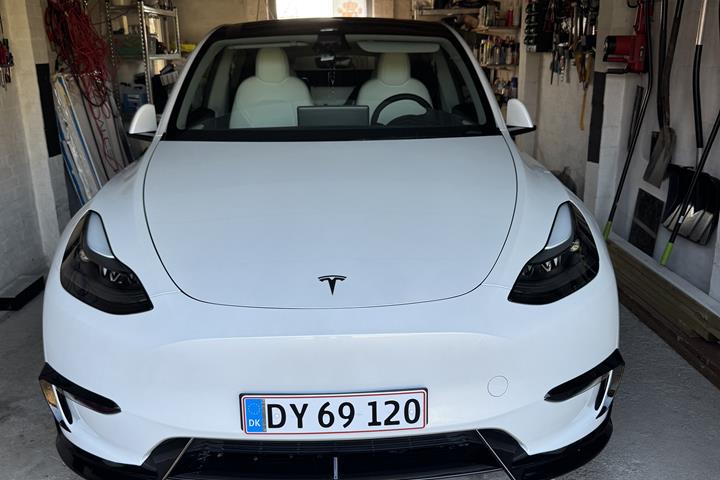undefined Tesla Model Y fra 2023