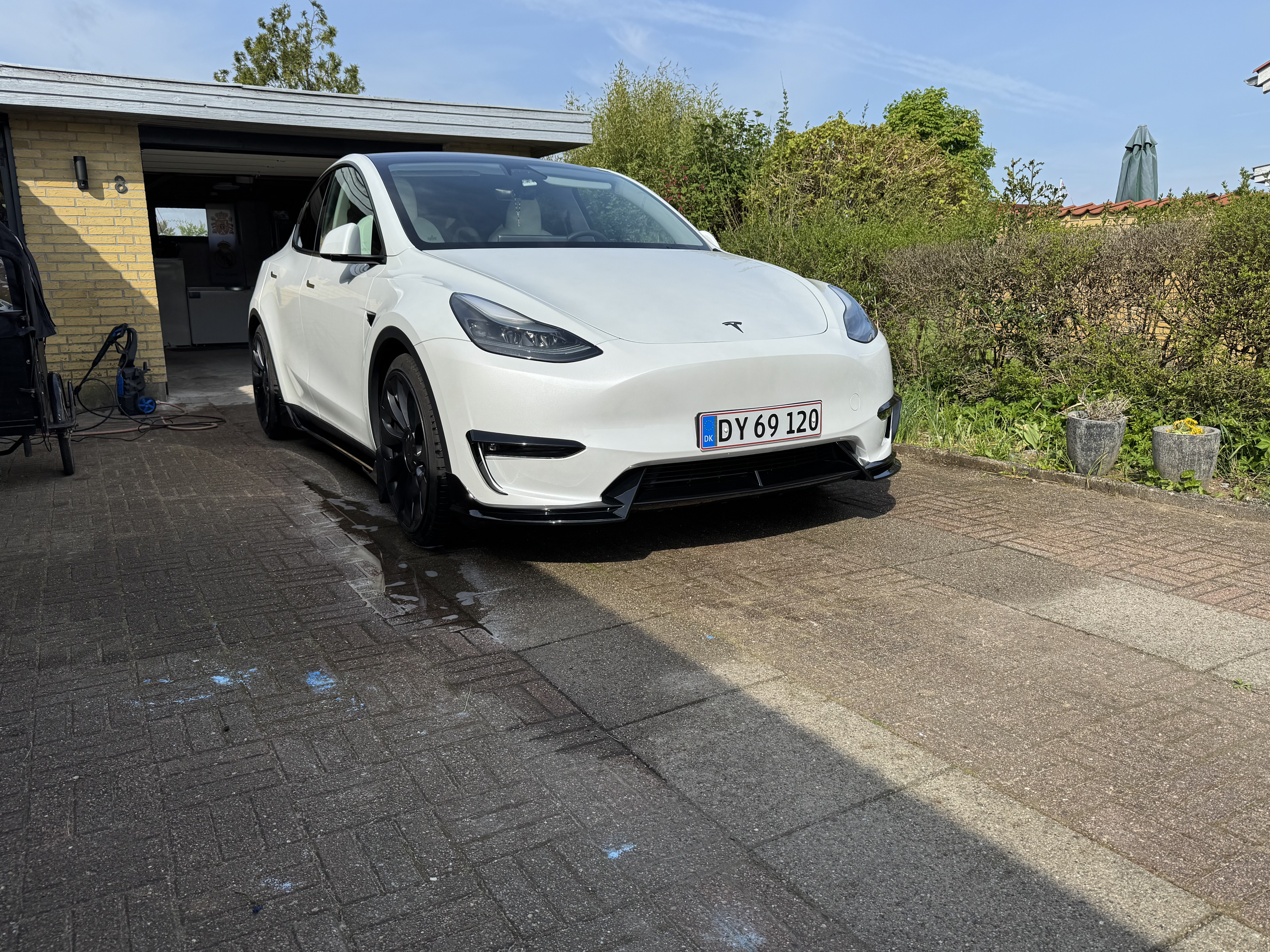 undefined Tesla Model Y fra 2023