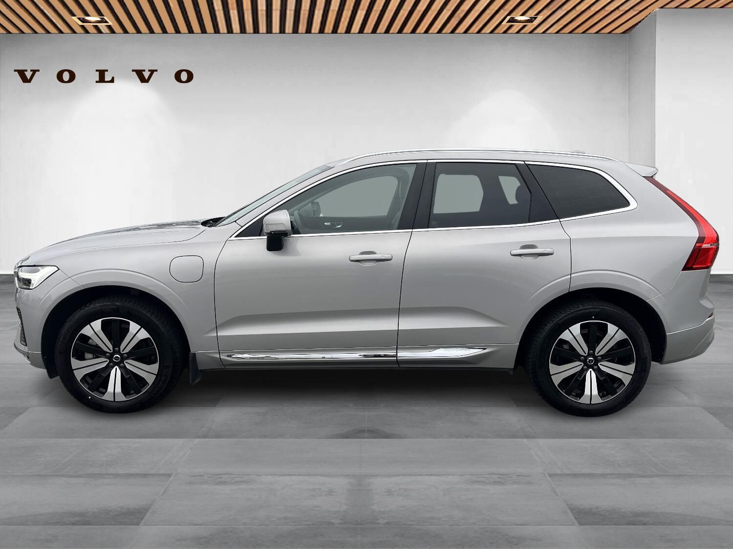 Sølv Volvo XC60 fra 2024