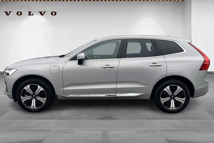 Sølv Volvo XC60 fra 2024