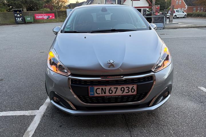 undefined Peugeot 208 fra 2020
