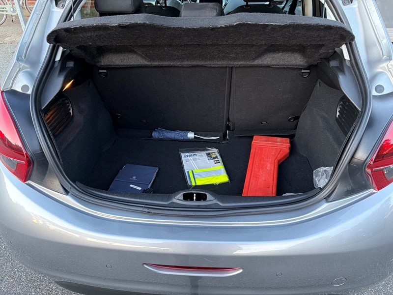 undefined Peugeot 208 fra 2020