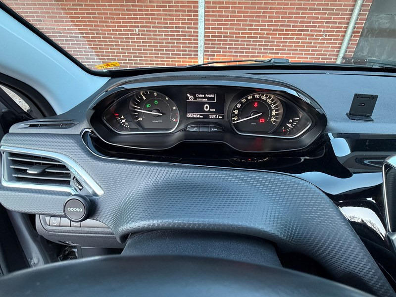 undefined Peugeot 208 fra 2020