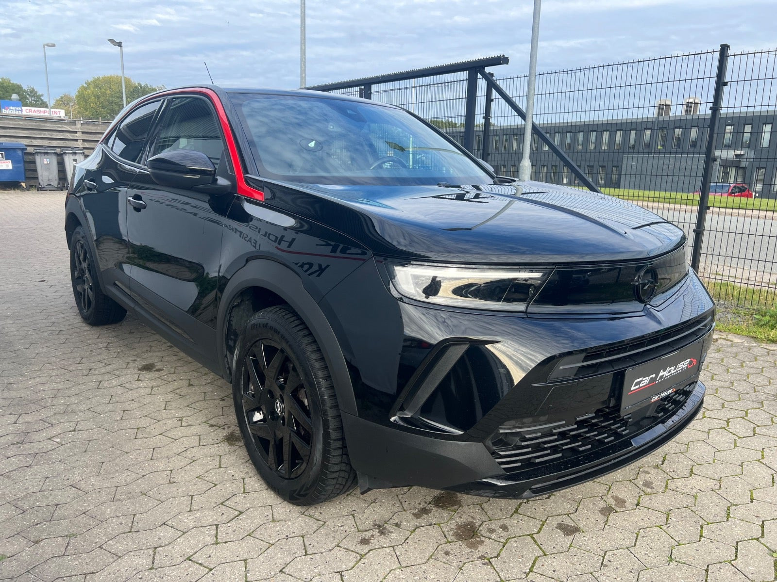 Sort Opel Mokka-e fra 2023