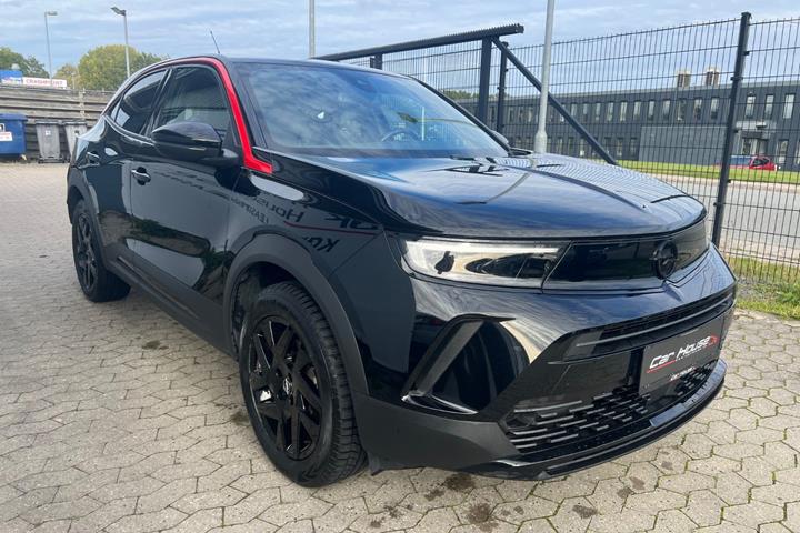 Sort Opel Mokka-e fra 2023