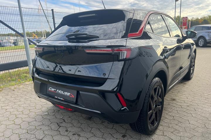 Sort Opel Mokka-e fra 2023