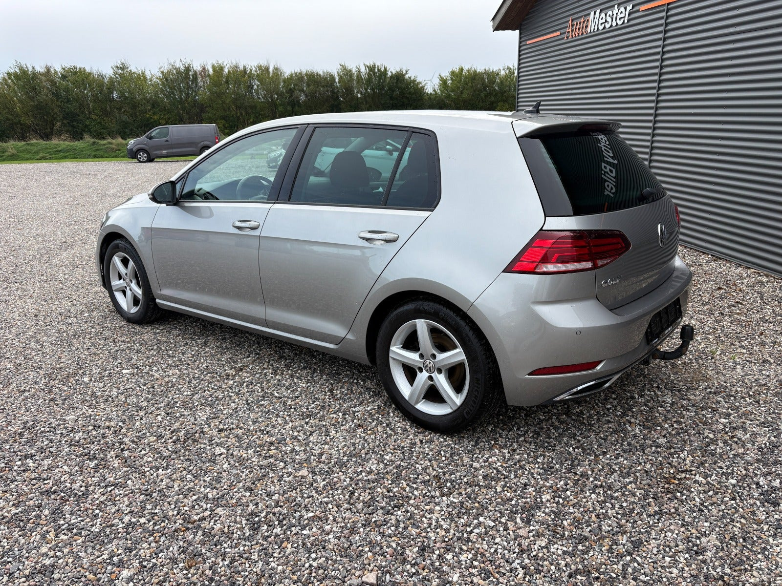 Orange VW Golf VII fra 2018