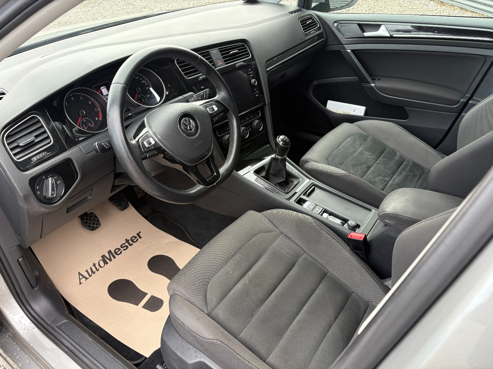 Orange VW Golf VII fra 2018