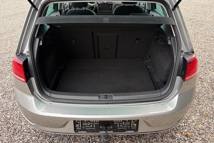 Orange VW Golf VII fra 2018