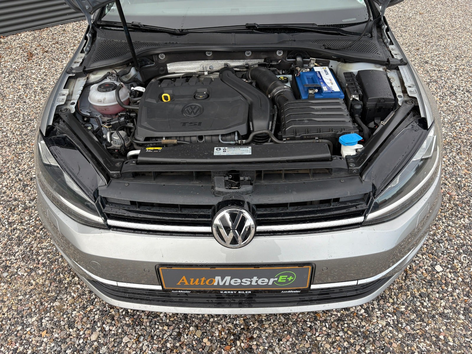 Orange VW Golf VII fra 2018