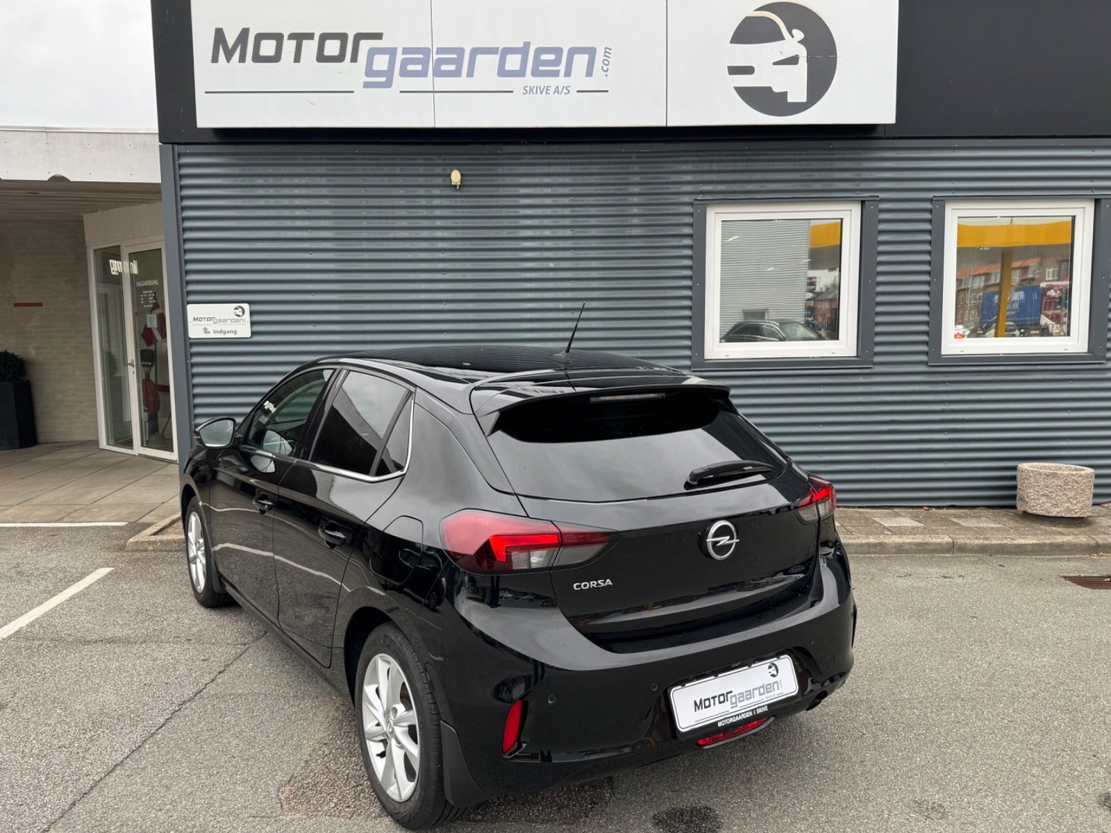 Sort Opel Corsa fra 2021