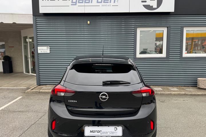 Sort Opel Corsa fra 2021
