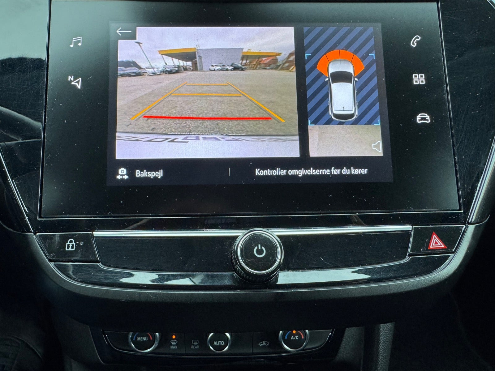 Sort Opel Corsa fra 2021