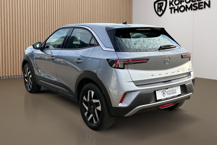 Grå Opel Mokka-e fra 2024