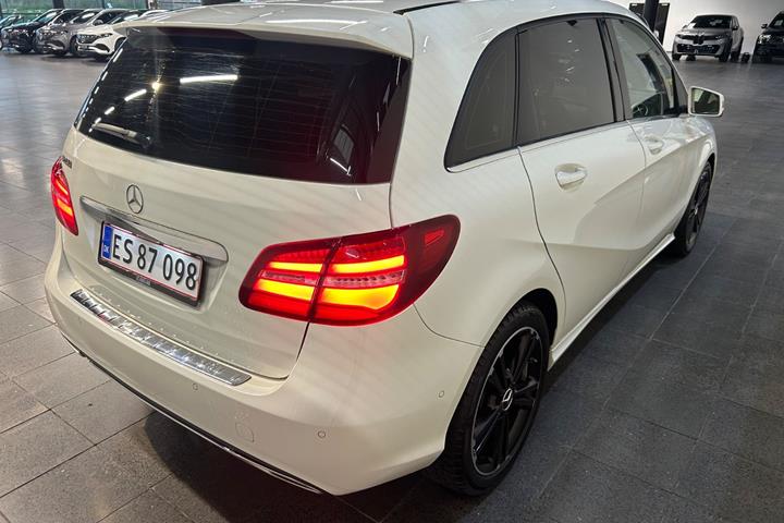 Hvid Mercedes B200 fra 2018