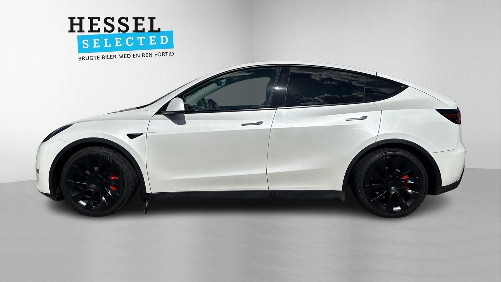 Hvid Tesla Model Y fra 2022