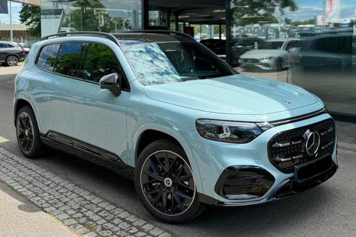 Blå Mercedes GLB250+ fra 2026