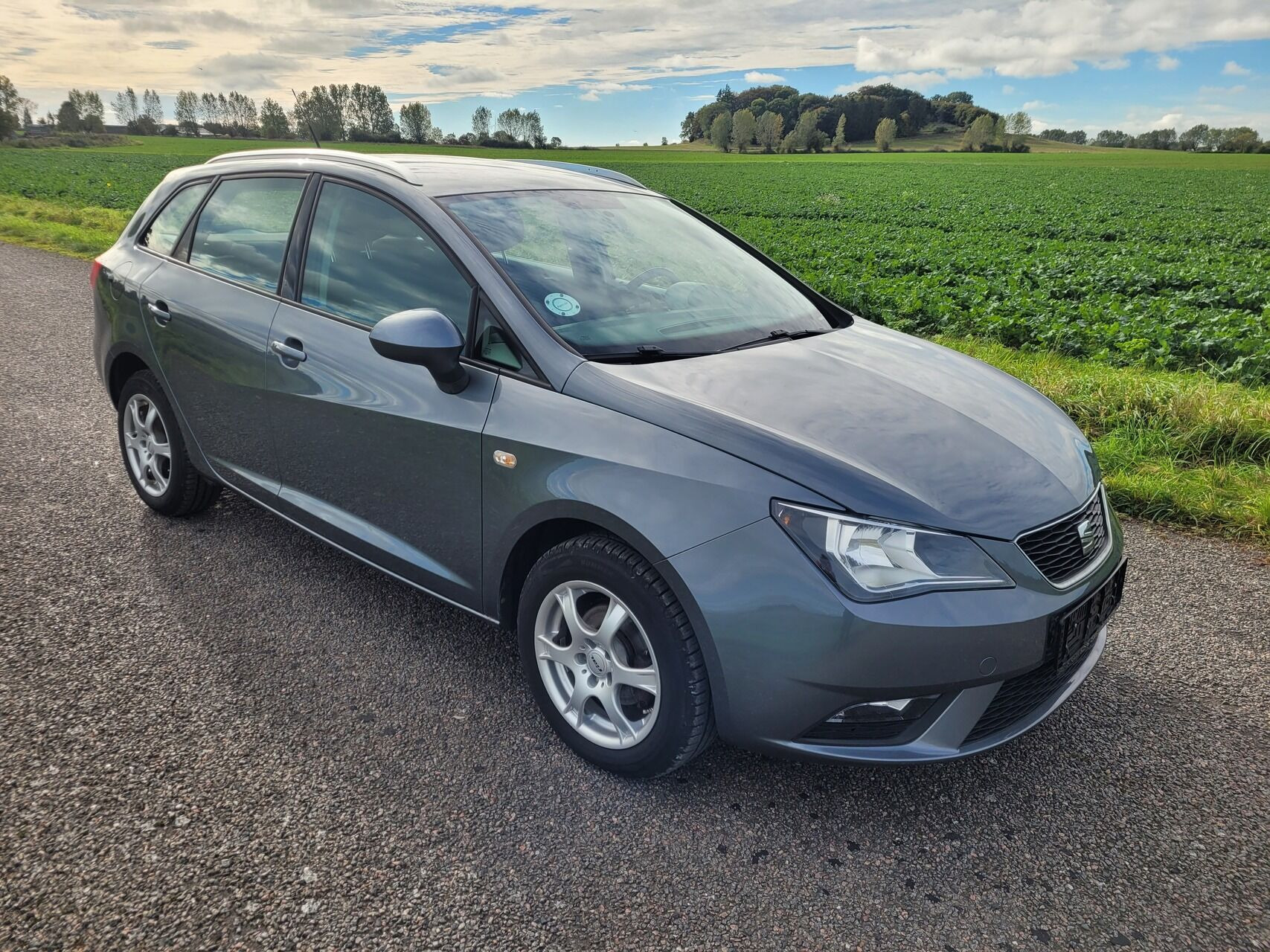 Grå Seat Ibiza fra 2014