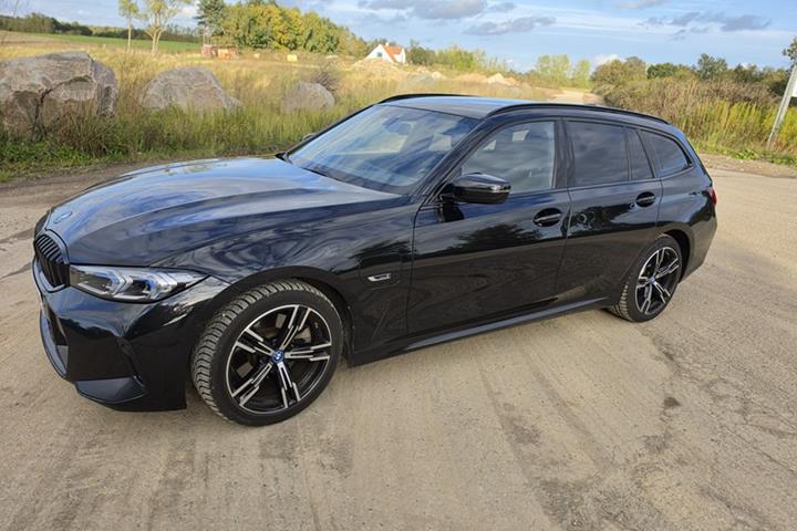 undefined BMW 330e fra 2023