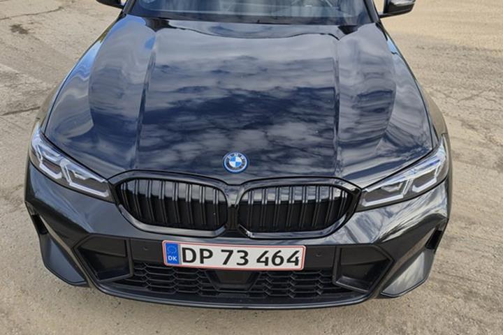 undefined BMW 330e fra 2023