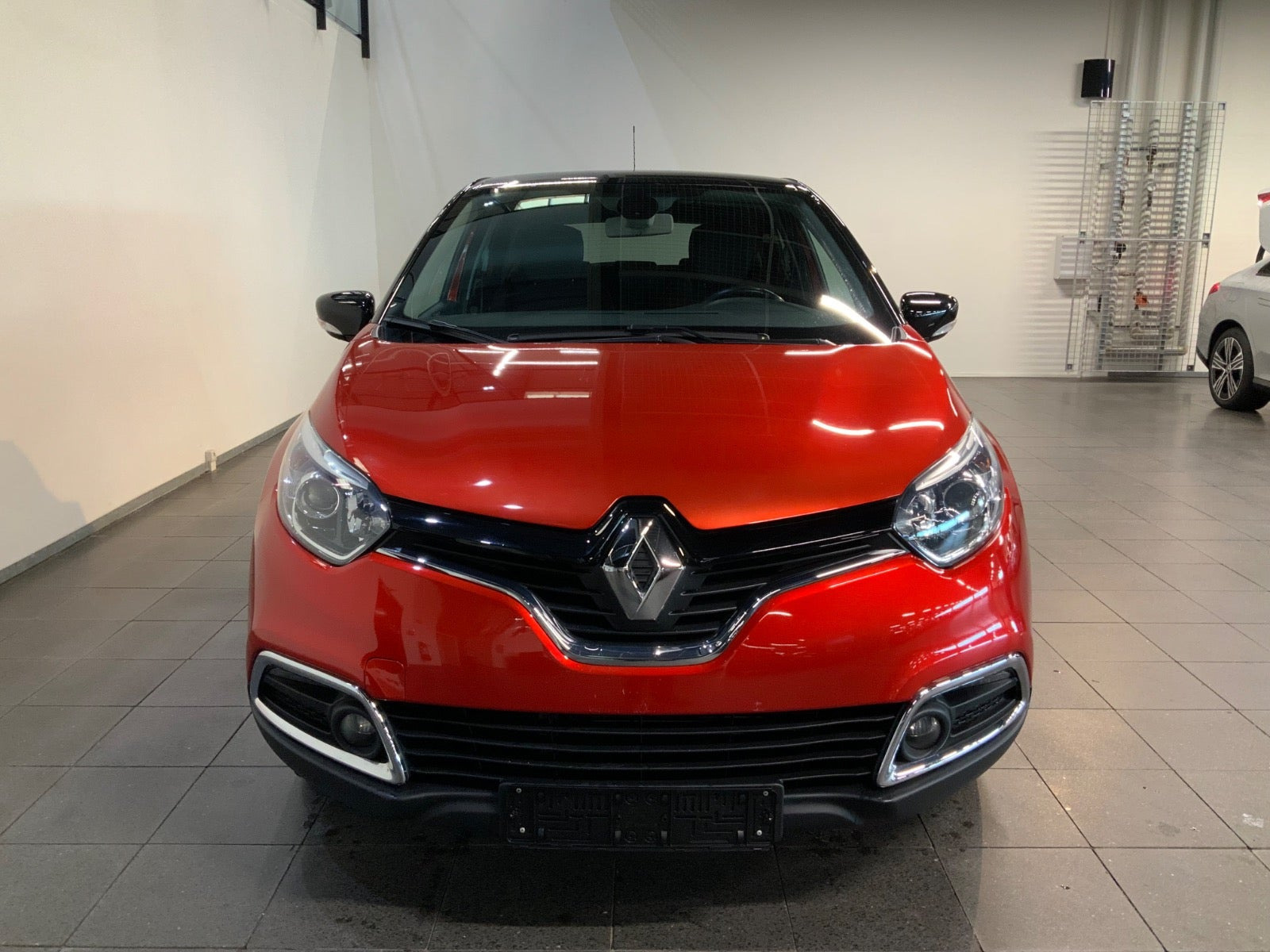 Rød Renault Captur fra 2016