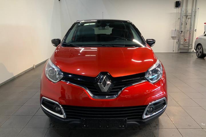 Rød Renault Captur fra 2016