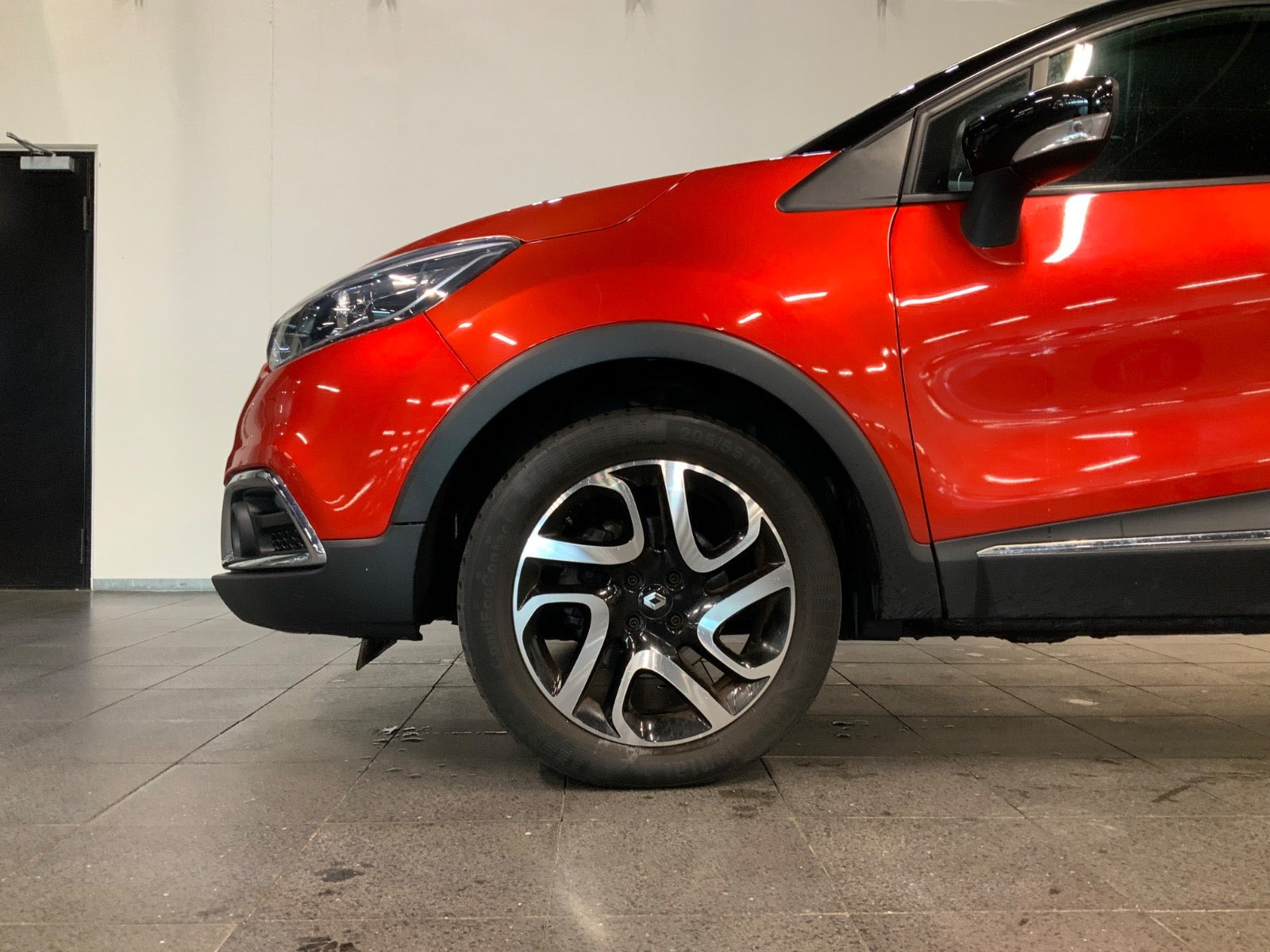 Rød Renault Captur fra 2016