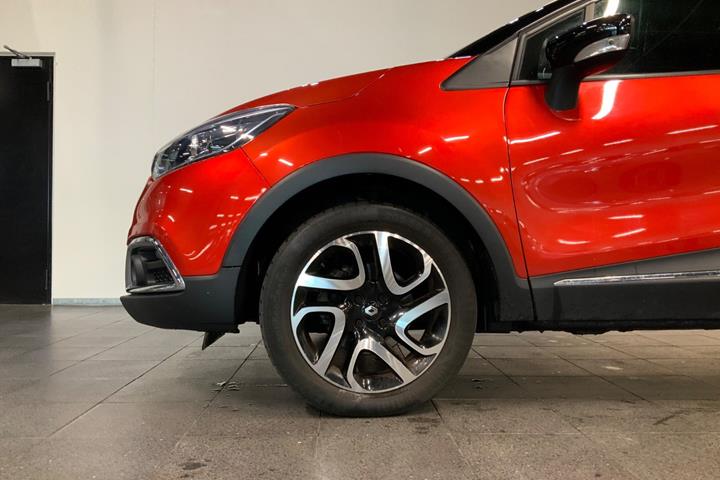 Rød Renault Captur fra 2016