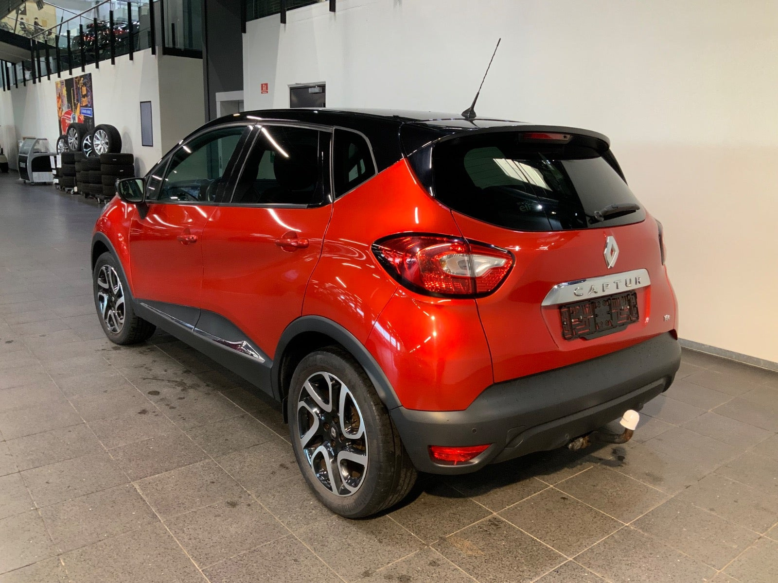 Rød Renault Captur fra 2016