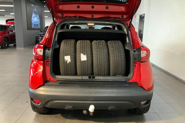 Rød Renault Captur fra 2016