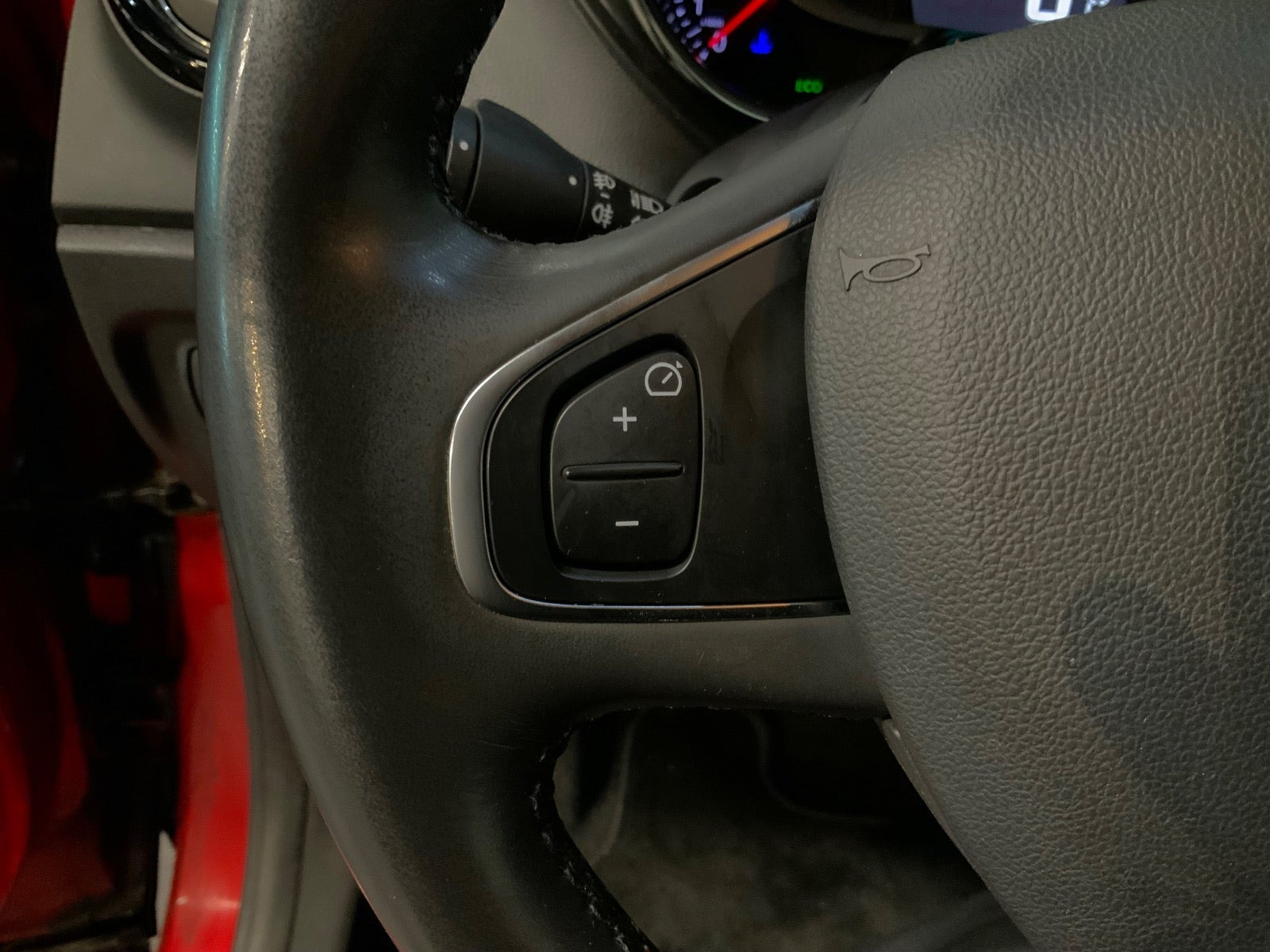 Rød Renault Captur fra 2016