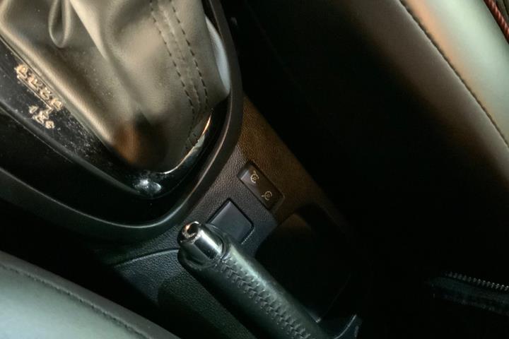 Rød Renault Captur fra 2016